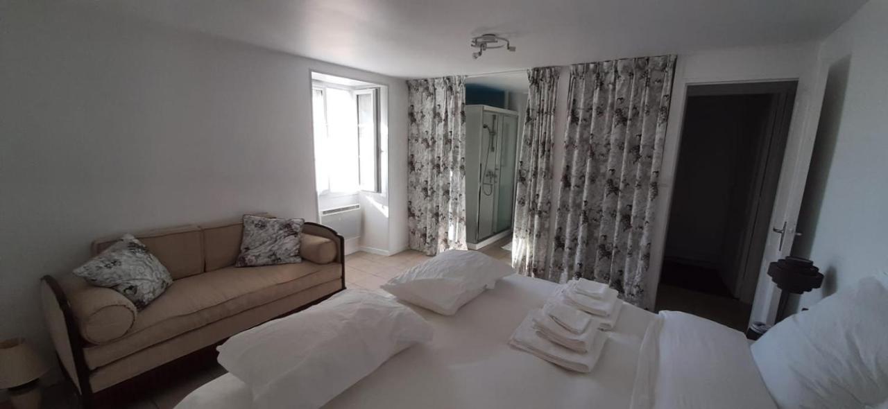 Domaine De La Briouse Bed & Breakfast Sanxay Exterior foto