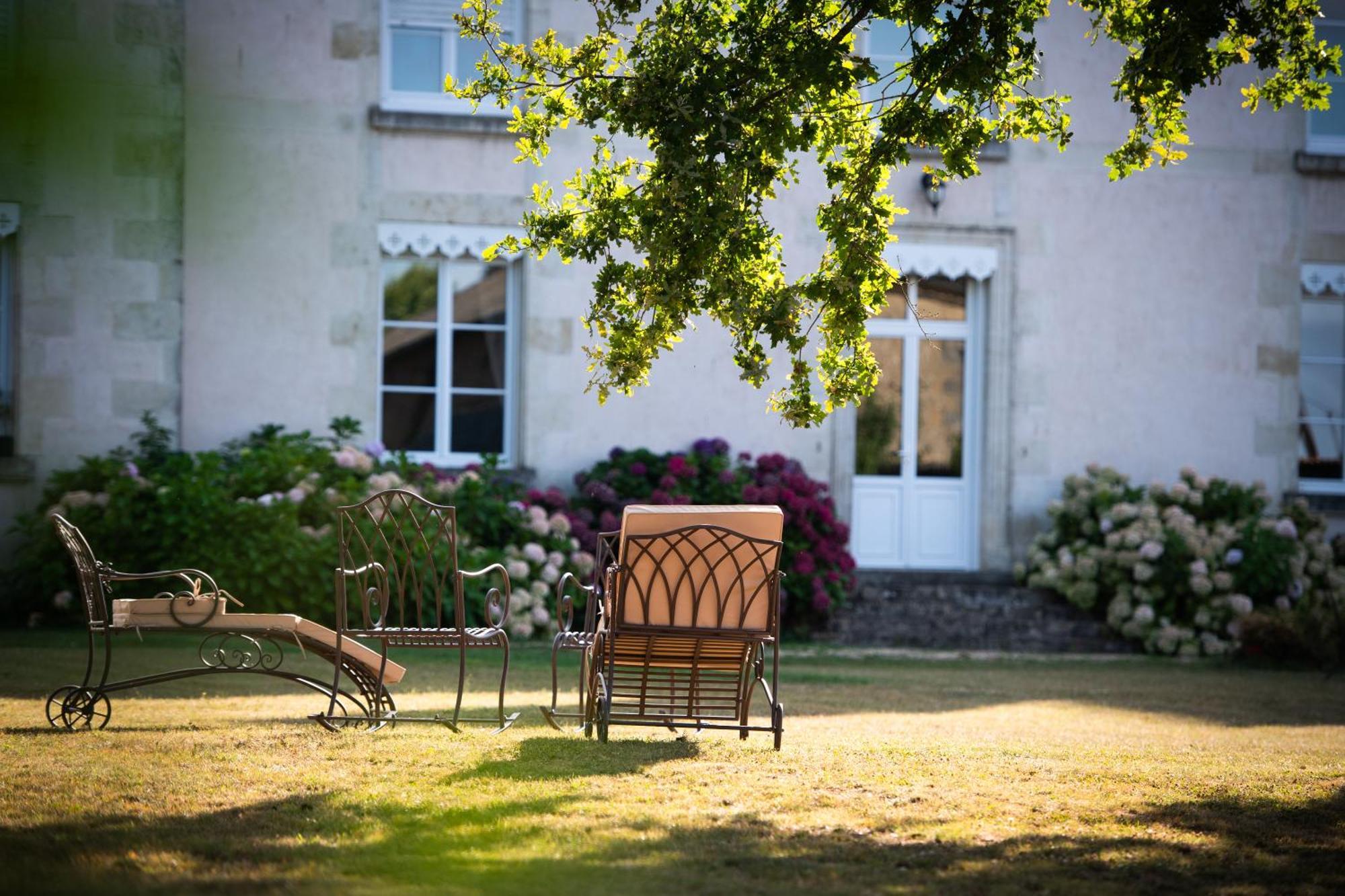 Domaine De La Briouse Bed & Breakfast Sanxay Exterior foto