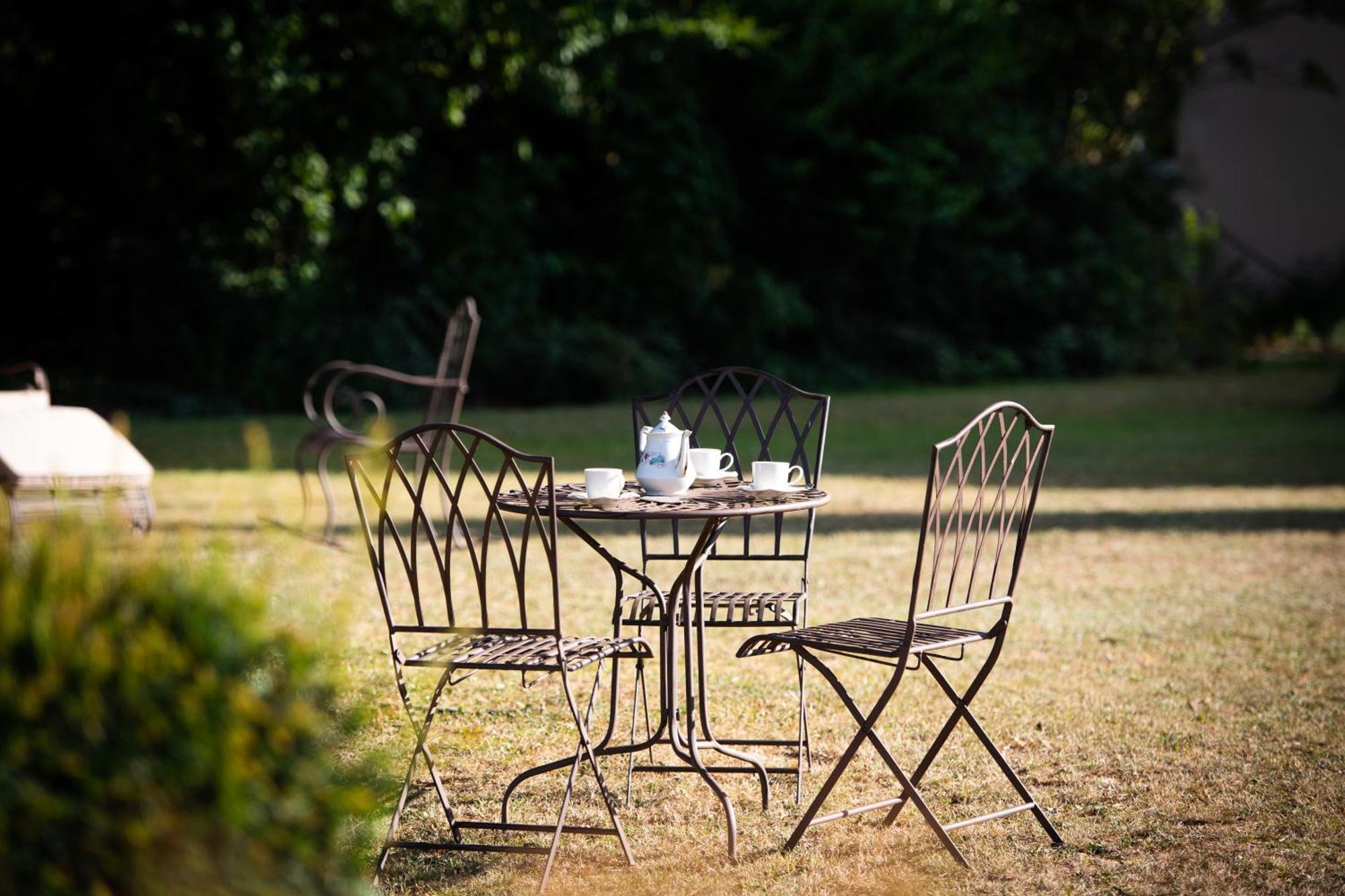 Domaine De La Briouse Bed & Breakfast Sanxay Exterior foto